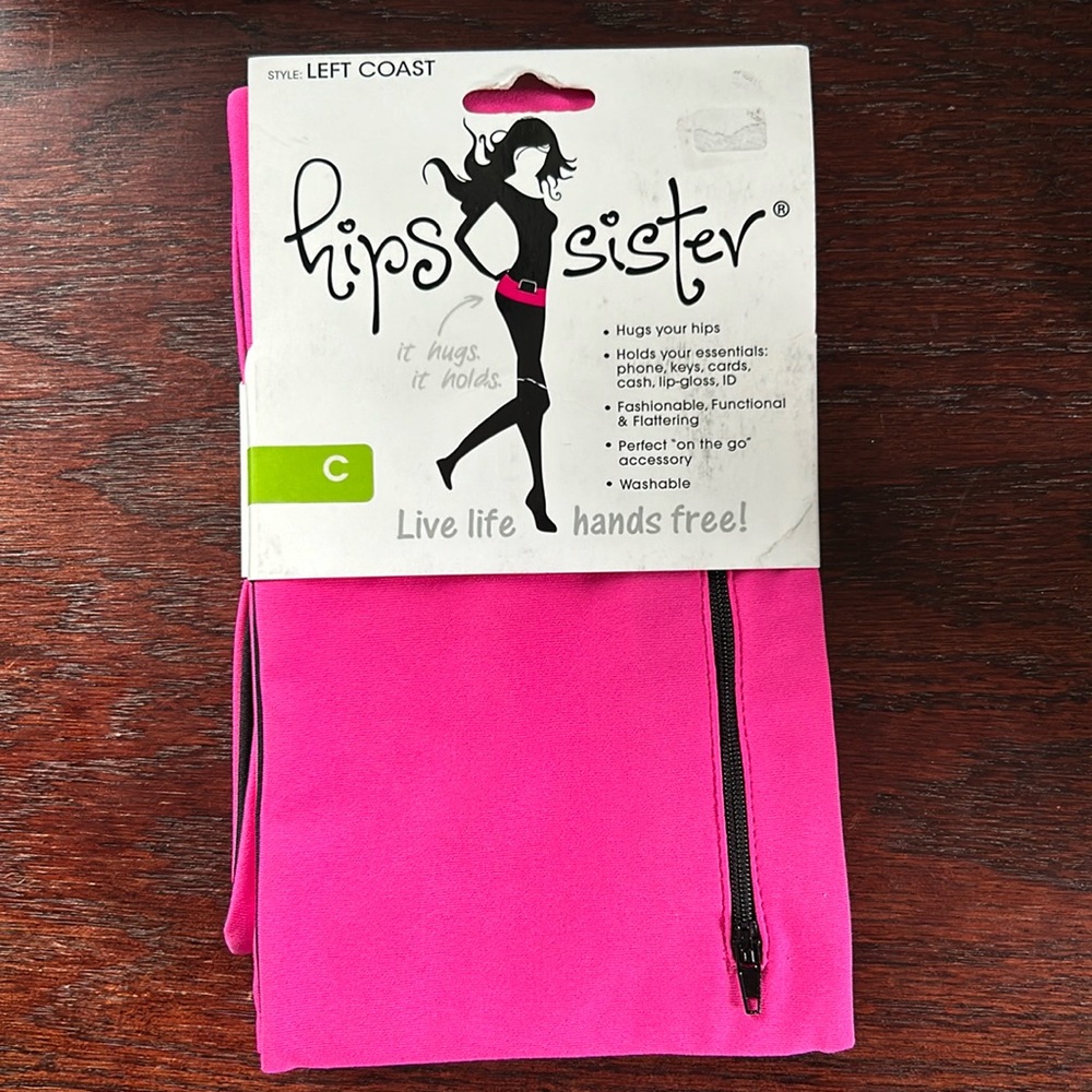 NWT Hips Sister size C front & back zipper pockets and top loading pocket.
